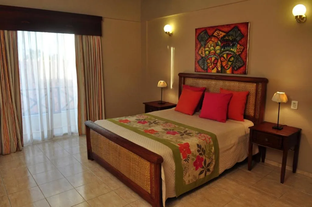 Queen Room - Free WiFi