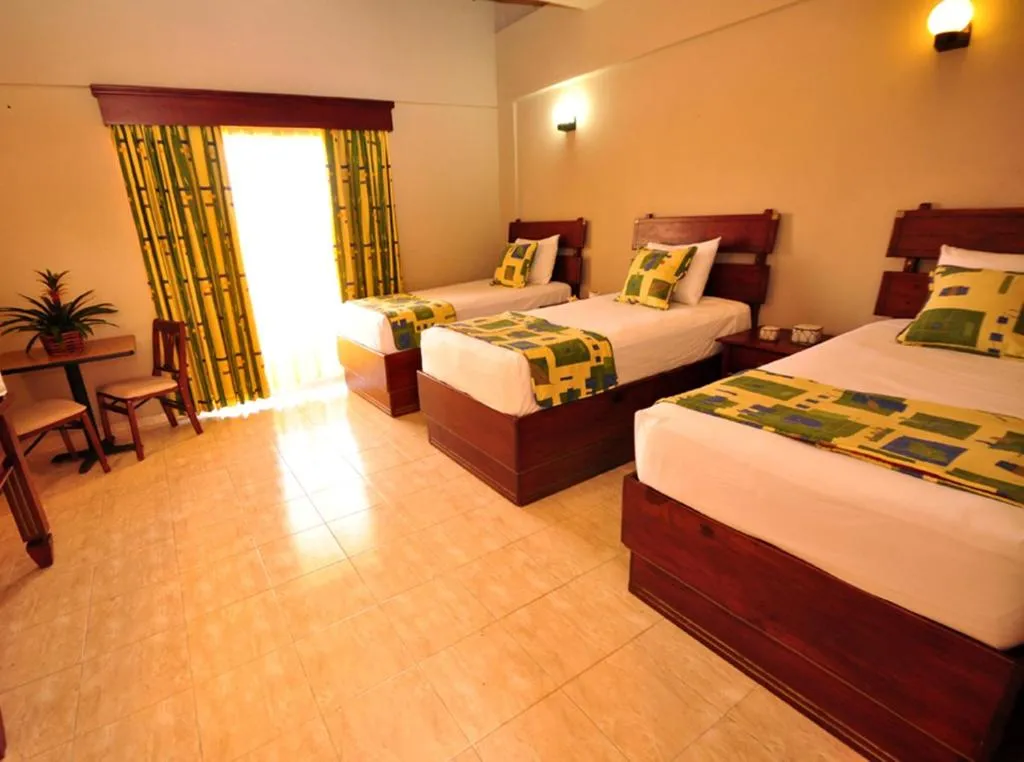 Triple Room - Free Wifi